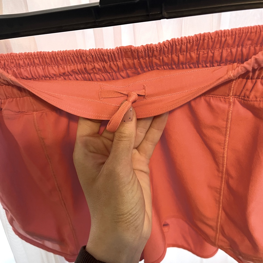 Lululemon shorts, hotty hot shorts 2.5